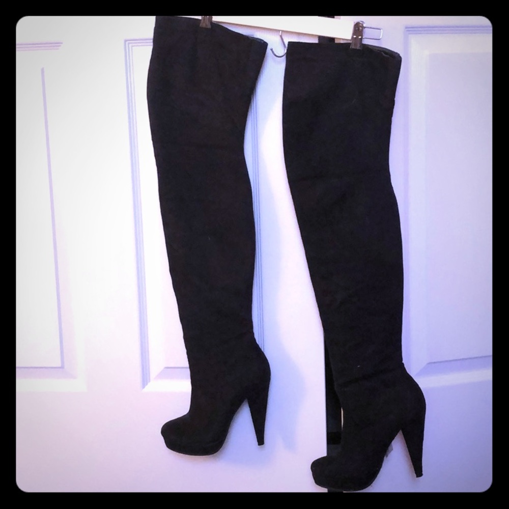 Size 6 Black Suede Akemi above the knee boots